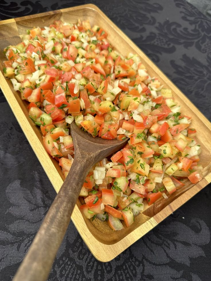 Vinagrete fresco com tomate, cebola e ervas